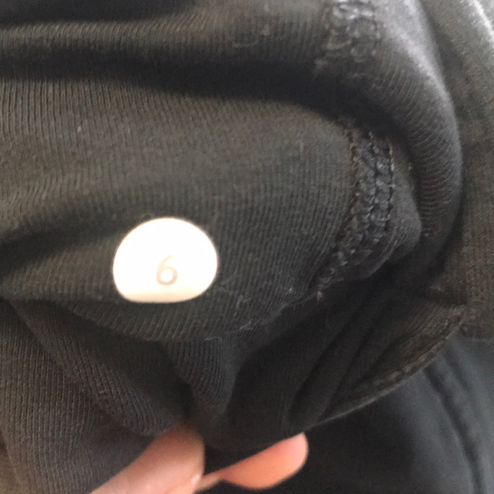 Lululemon Jacket. - Picture 4 of 4